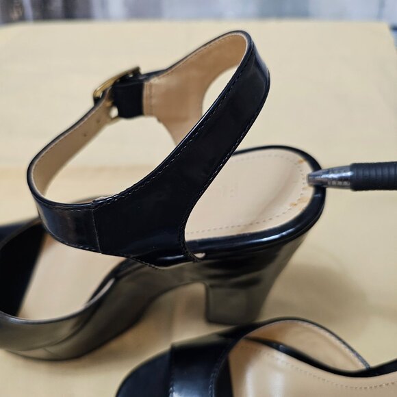 NWT Forever 21 Black Patent Platform Heels Ankle Strap Open Toe Sandals - Size 6 - Picture 8 of 9